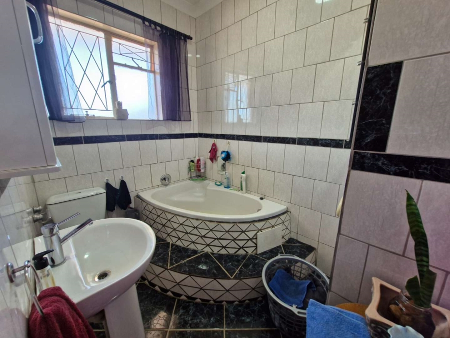 3 Bedroom Property for Sale in Navalsig Free State